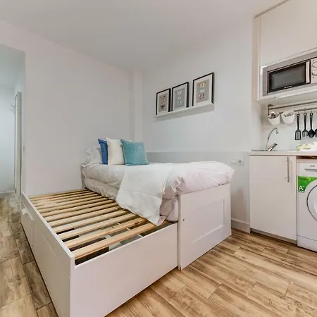 Holidays2malaga Malagueta Beach * Malaga